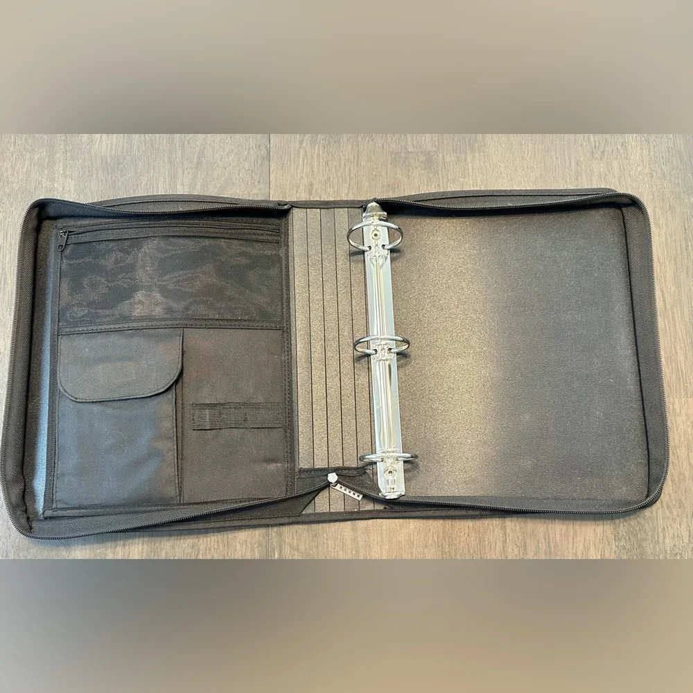 Mead Five Star Big Zipper black three ring Binder Organizer